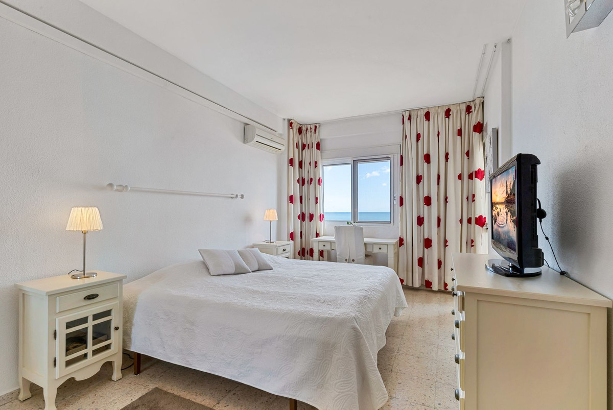 809531c121d248c592e825f47aa17388 - 13