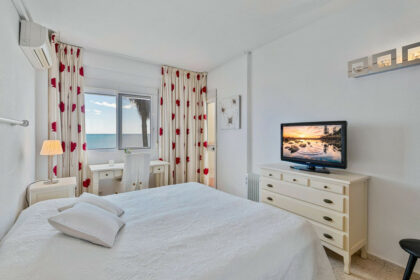 809531c121d248c592e825f47aa17388 - 14