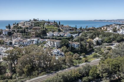 80b811cae1a0a252076d70434dada4b9 - 51