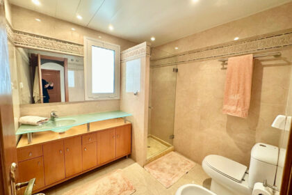 812cd4dd86e1b9dabb5a39dbbc891b38 - 13