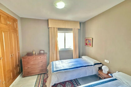 812cd4dd86e1b9dabb5a39dbbc891b38 - 14