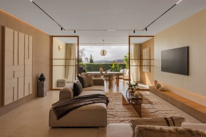 81657c9fe16aef4e3a9c3748445e9c46 - 1