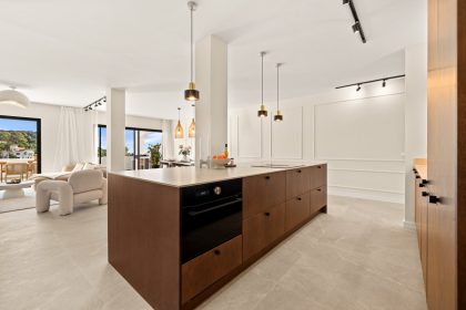 81f3ceaec5ecd428ac5bcb92c124420d - 12