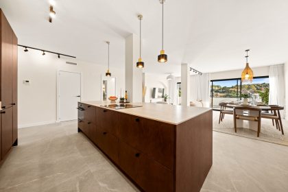 81f3ceaec5ecd428ac5bcb92c124420d - 13