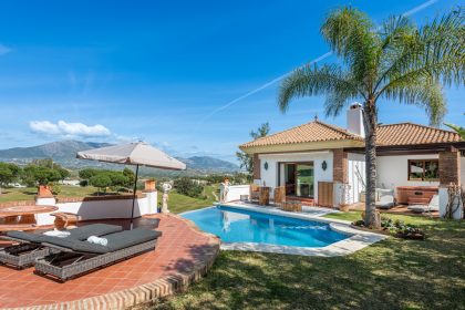 822bf4aca727d0503fd91e6d1a8a3659 - 1