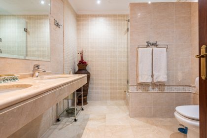 822bf4aca727d0503fd91e6d1a8a3659 - 17