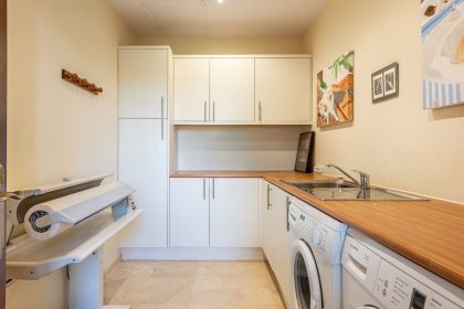 822bf4aca727d0503fd91e6d1a8a3659 - 18