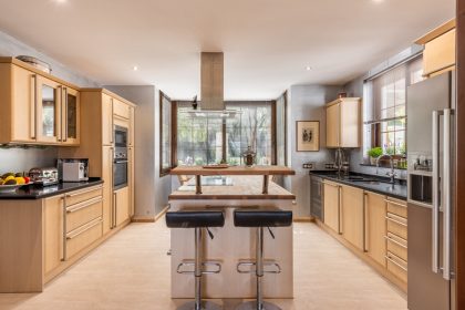 822bf4aca727d0503fd91e6d1a8a3659 - 22