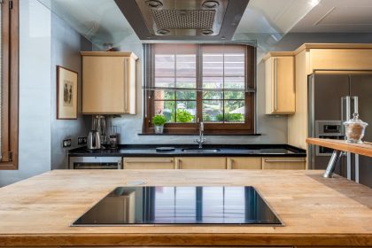 822bf4aca727d0503fd91e6d1a8a3659 - 23