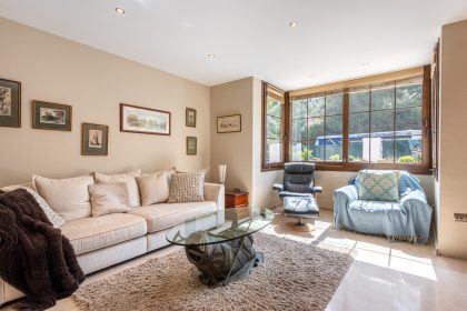 822bf4aca727d0503fd91e6d1a8a3659 - 25