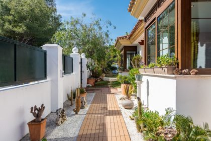 822bf4aca727d0503fd91e6d1a8a3659 - 30