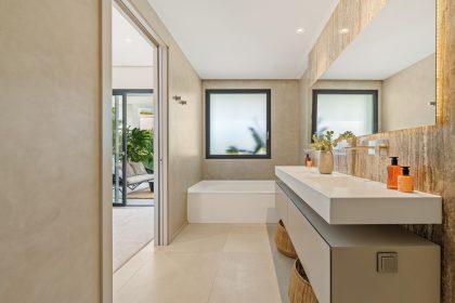 824c9ab8d619a4e4a3b6a1f1acd2af96 - 19