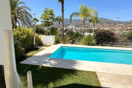 83599c752b463baf8cf04e2dac7145ae - 16