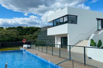 83bb4592c43c417041537e7aaed246e1 - 1