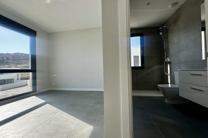 83bb4592c43c417041537e7aaed246e1 - 11