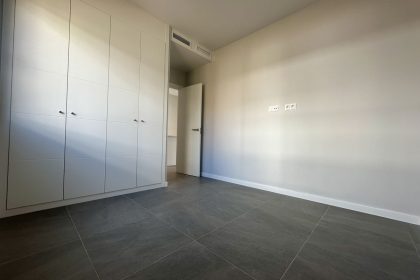 83bb4592c43c417041537e7aaed246e1 - 18