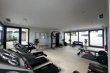 83bb4592c43c417041537e7aaed246e1 - 23