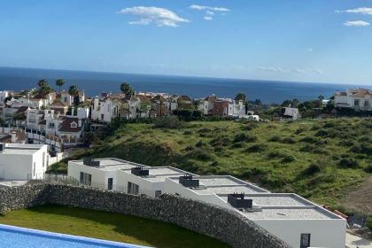 83bb4592c43c417041537e7aaed246e1 - 24