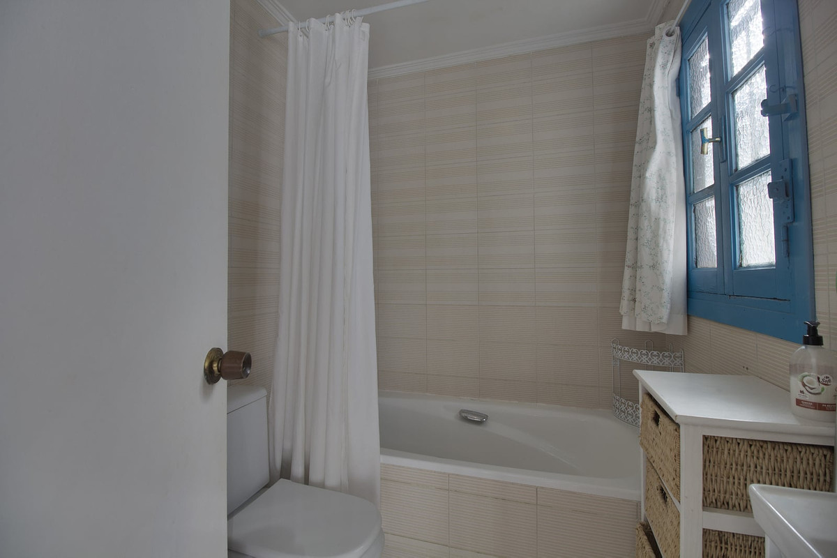 8471078e3c3383a759417c4362c88b36 - 24