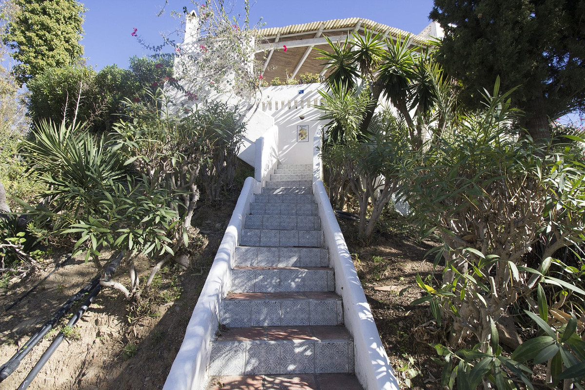 8471078e3c3383a759417c4362c88b36 - 9