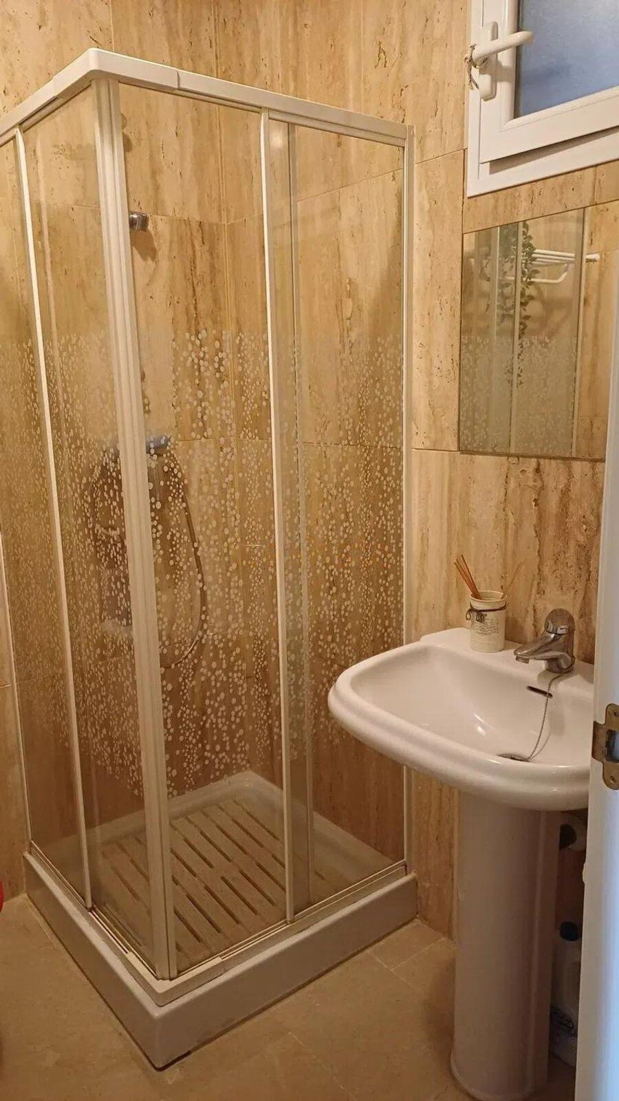 8498e89dd7cb17306470d1a24230a36d - 15