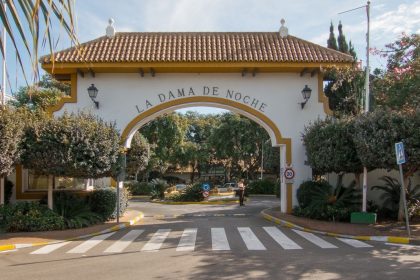 8569149e03ae6e53147442d36c169bc9 - 2