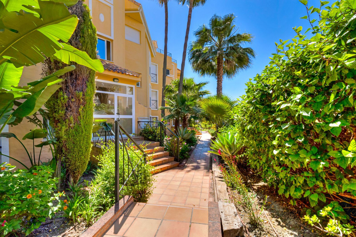 86b2250f3753a673e55a8f603b91afcf - 17