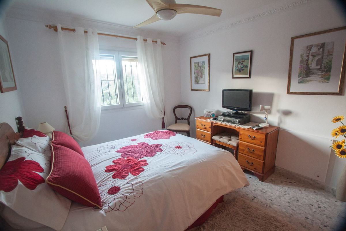 872f3b12901413166618dde9d3cc2cc4 - 18