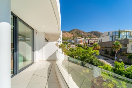 87441ec5b52e67afc69fb3bdfe6dd53c - 25