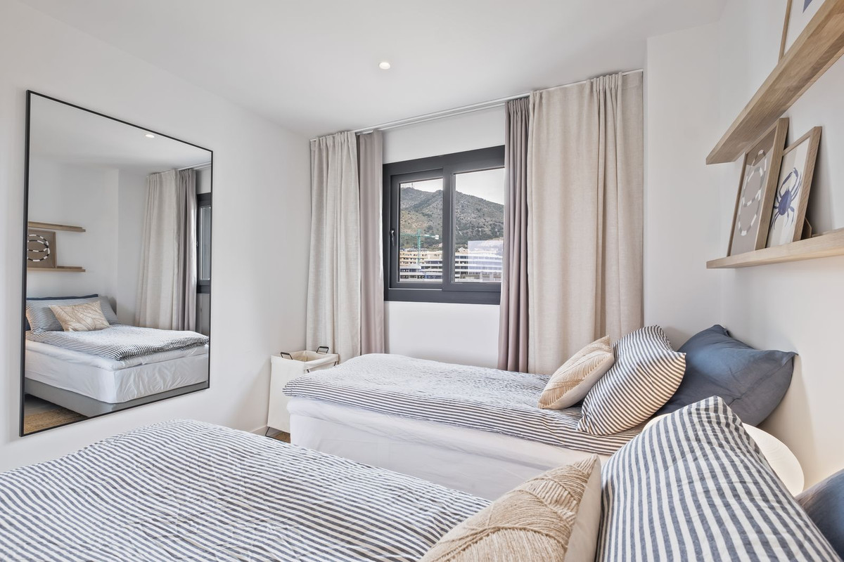 875c3b9ab1e0541da1fcbb3cbc07e696 - 23