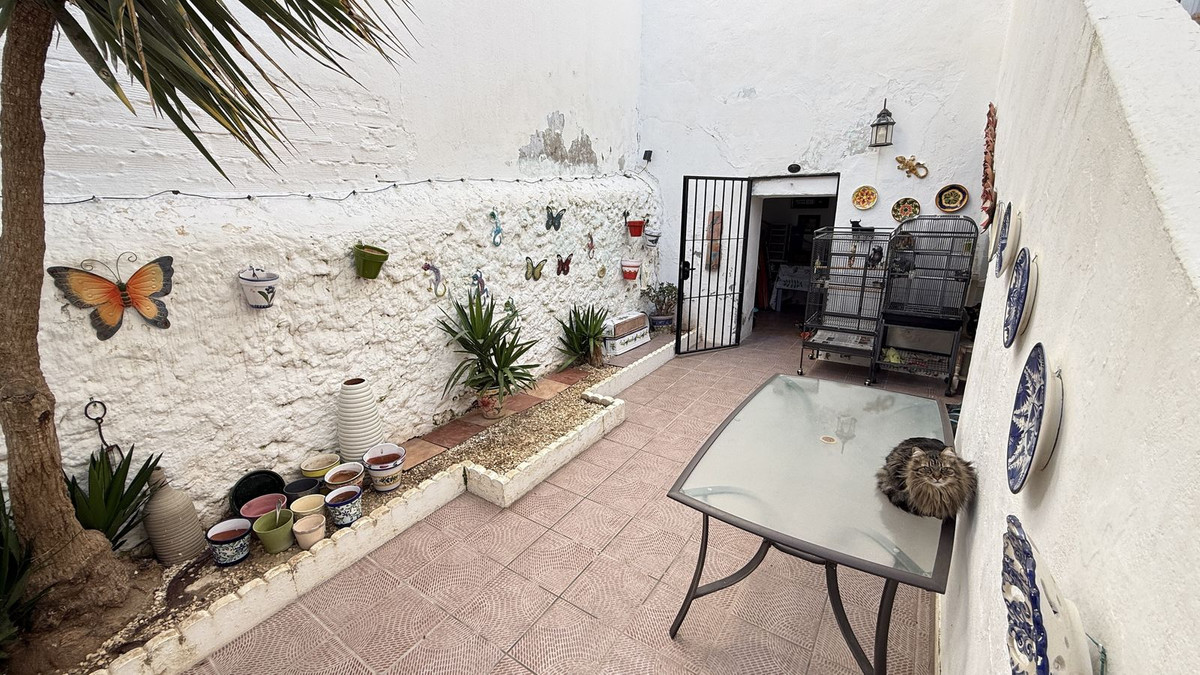 8875f6fb064b2bc3119dc769993a4eea - 14