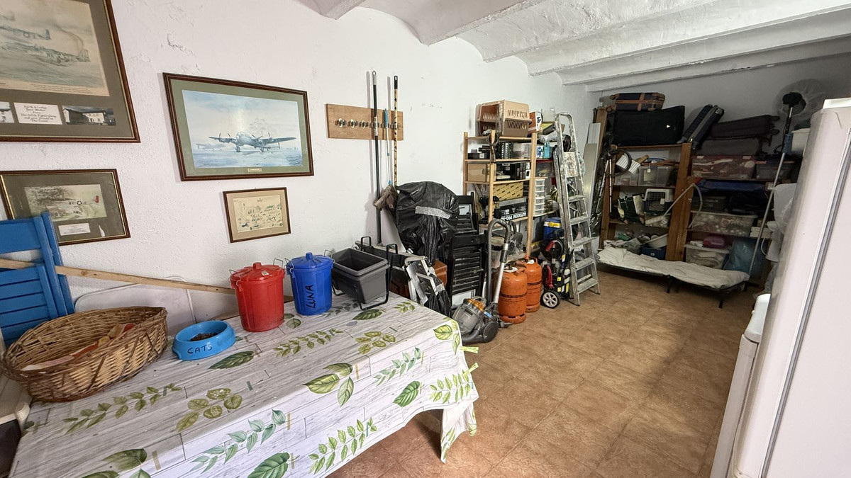 8875f6fb064b2bc3119dc769993a4eea - 15