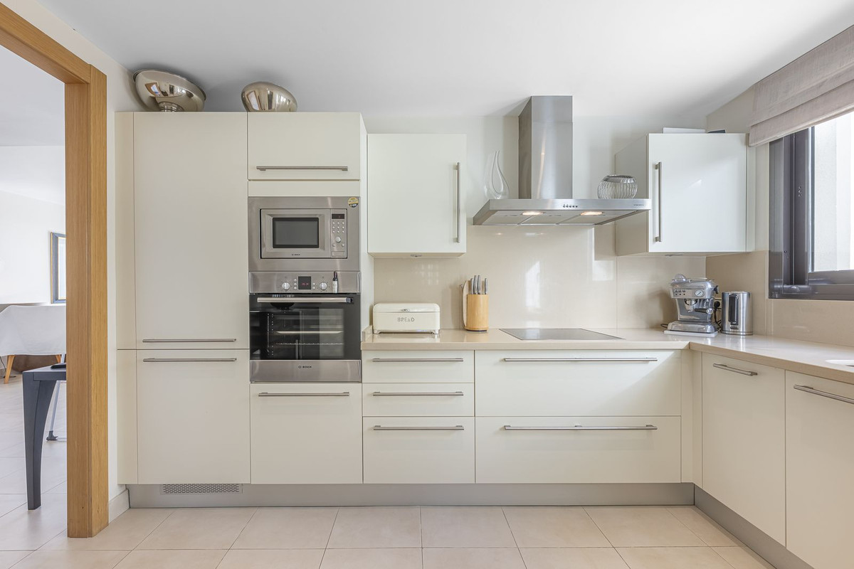 88caa3a7a2a2a3c97d02599f4ae031bb - 12