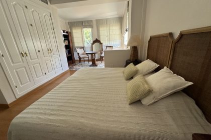 894e9a8d5eb14bb6f14c3e2679bff146 - 13