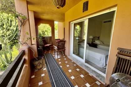 894e9a8d5eb14bb6f14c3e2679bff146 - 2