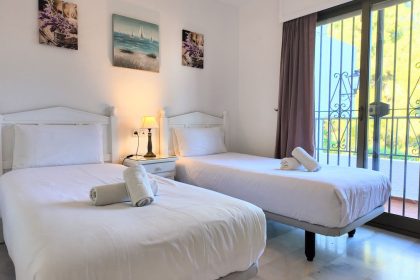 89cbb9e418caf443af04392c1c5b28f2 - 24