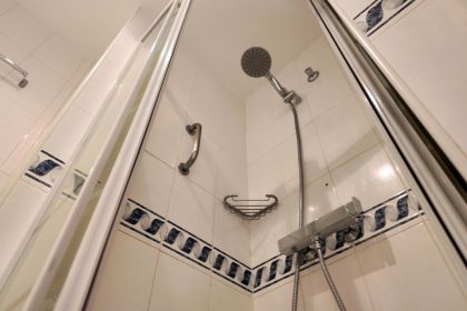 89cbb9e418caf443af04392c1c5b28f2 - 26