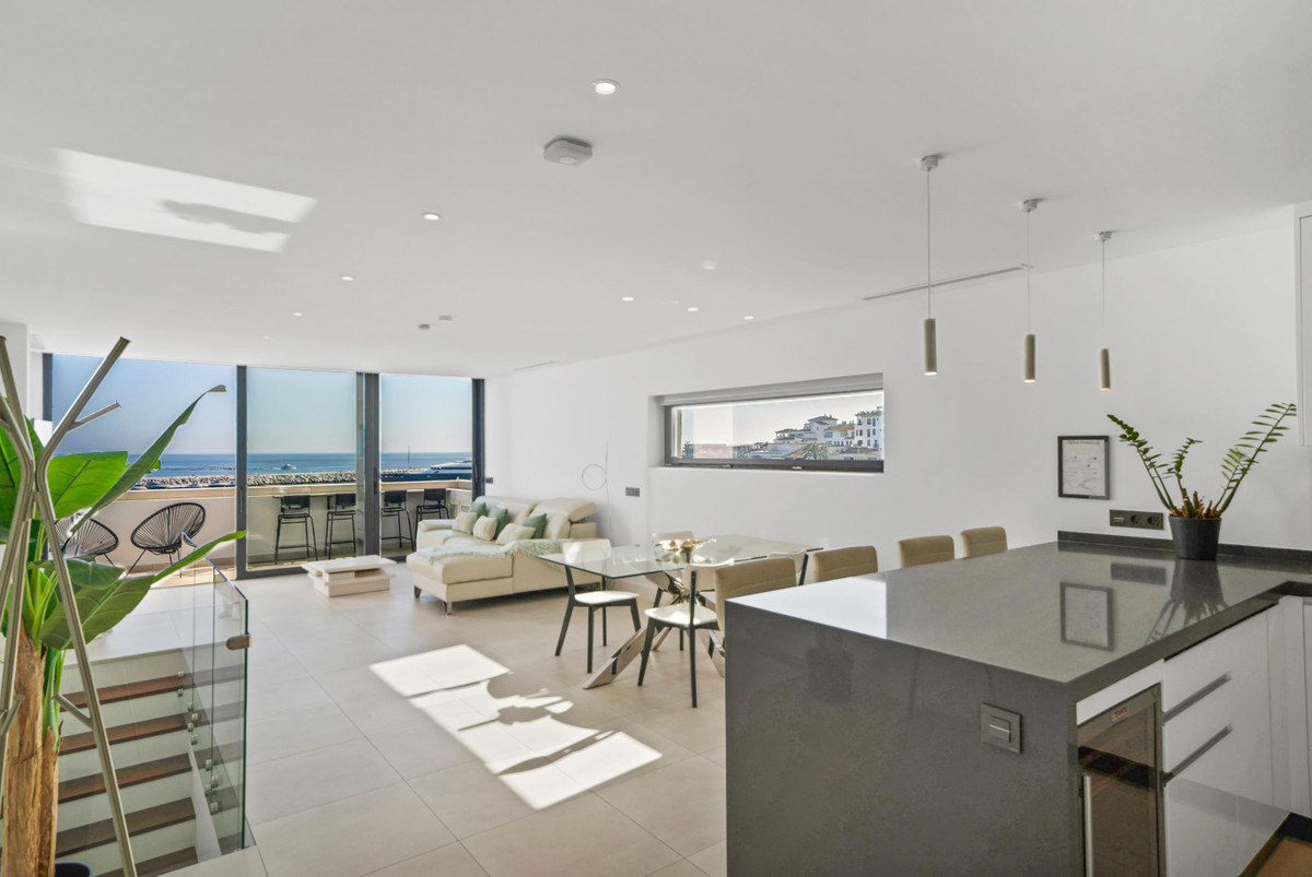 89d8fbe48e9e4d23e92821b7515528a1 - 2