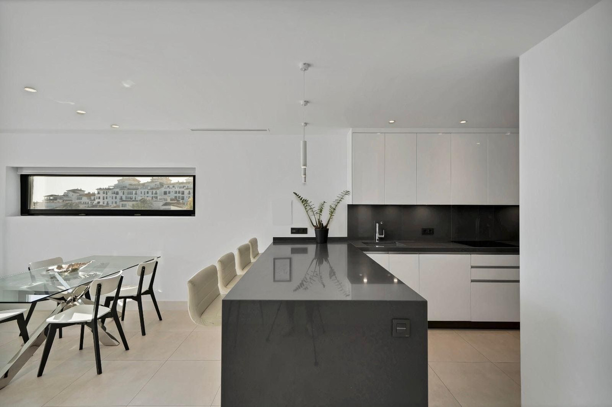 89d8fbe48e9e4d23e92821b7515528a1 - 8