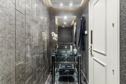 8a28b77e708f8879ca386f2c71a7adae - 9