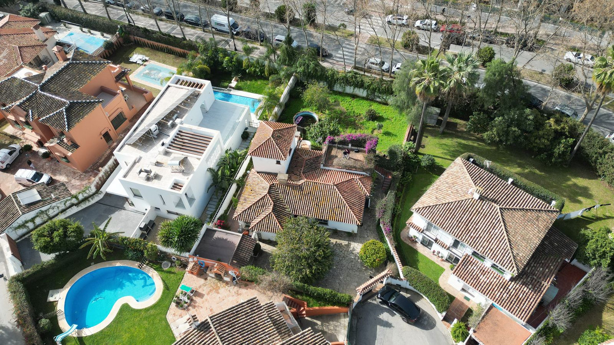 8a3b261b976bc7d2fa1f2f6053d2d8fd - 3