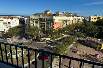 8b392f8e8204c4de86d17d3c9d503a0d - 10