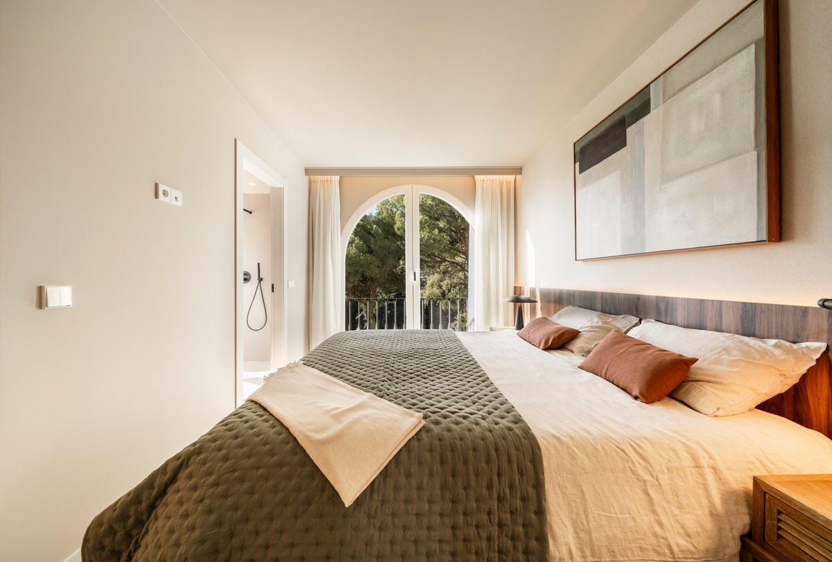 8b5dd24448b4f3f57a3d37611427fa4d - 23