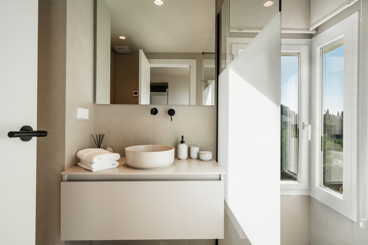 8b5dd24448b4f3f57a3d37611427fa4d - 27