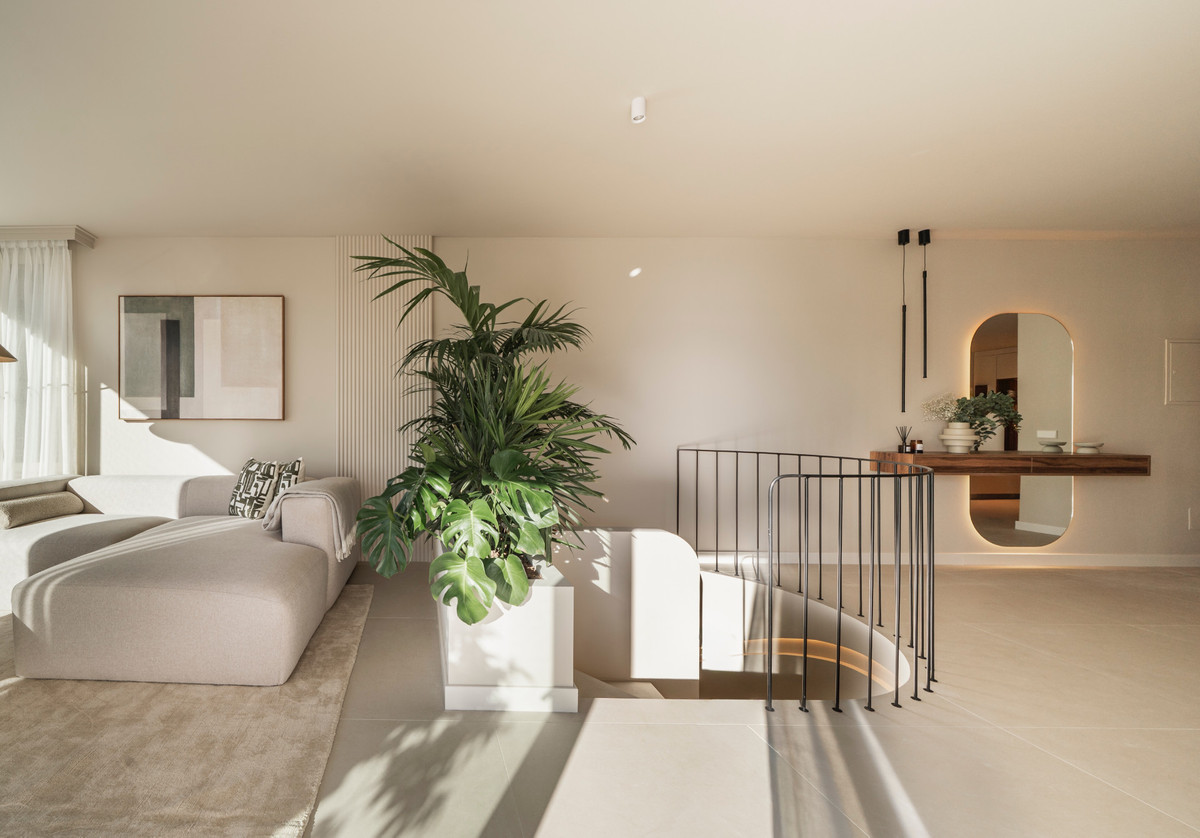 8b5dd24448b4f3f57a3d37611427fa4d - 5