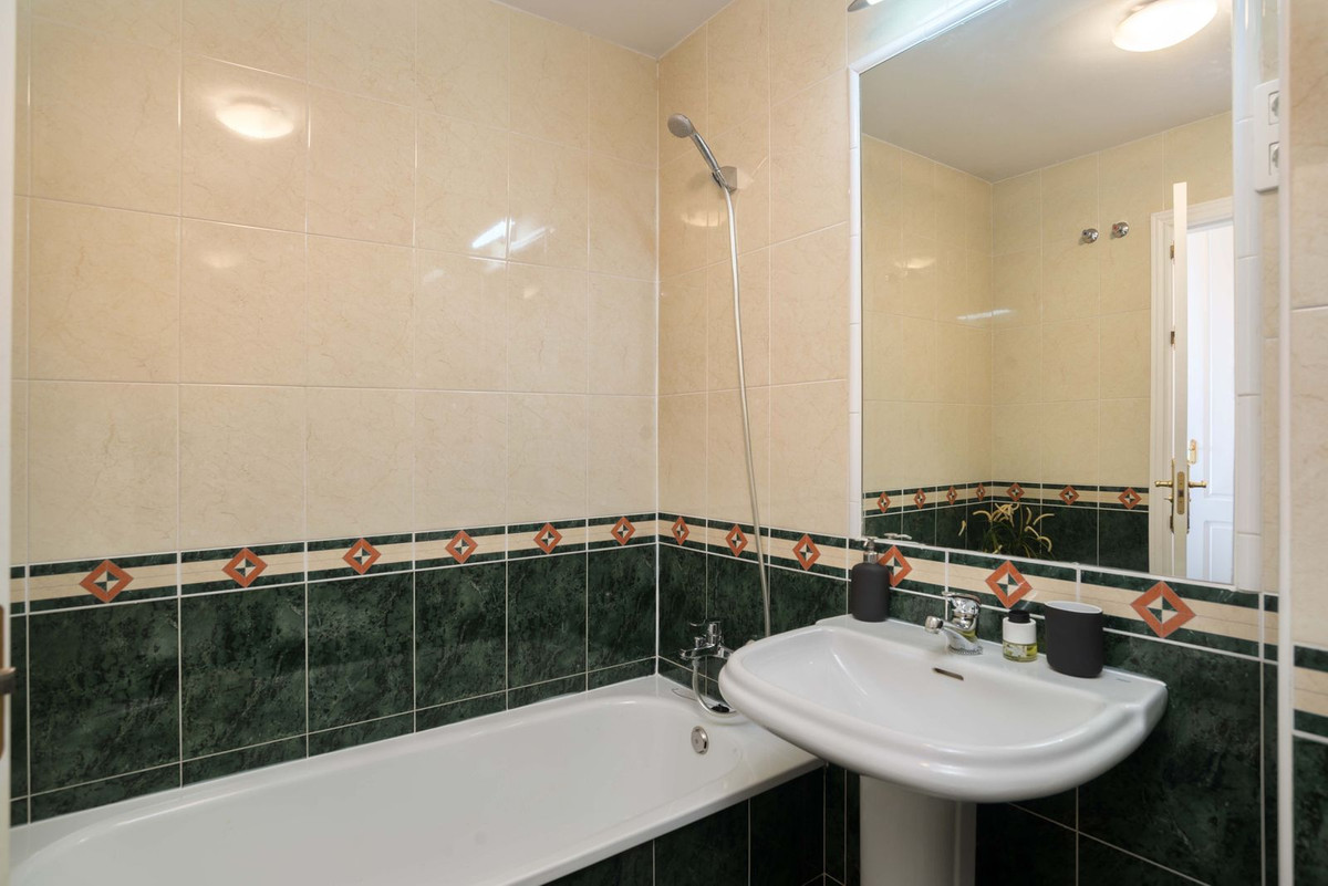 8b6b9b7584421bd4641d675272680b96 - 11