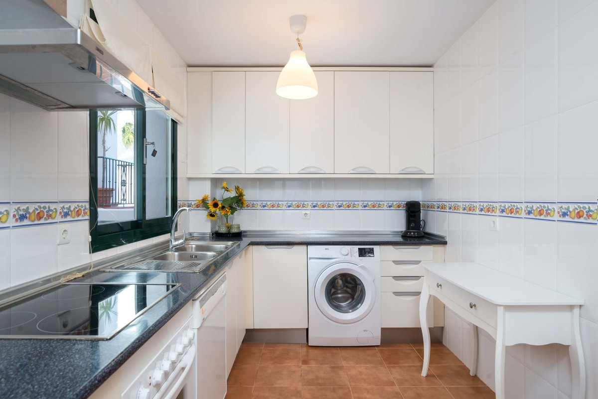 8b6b9b7584421bd4641d675272680b96 - 15