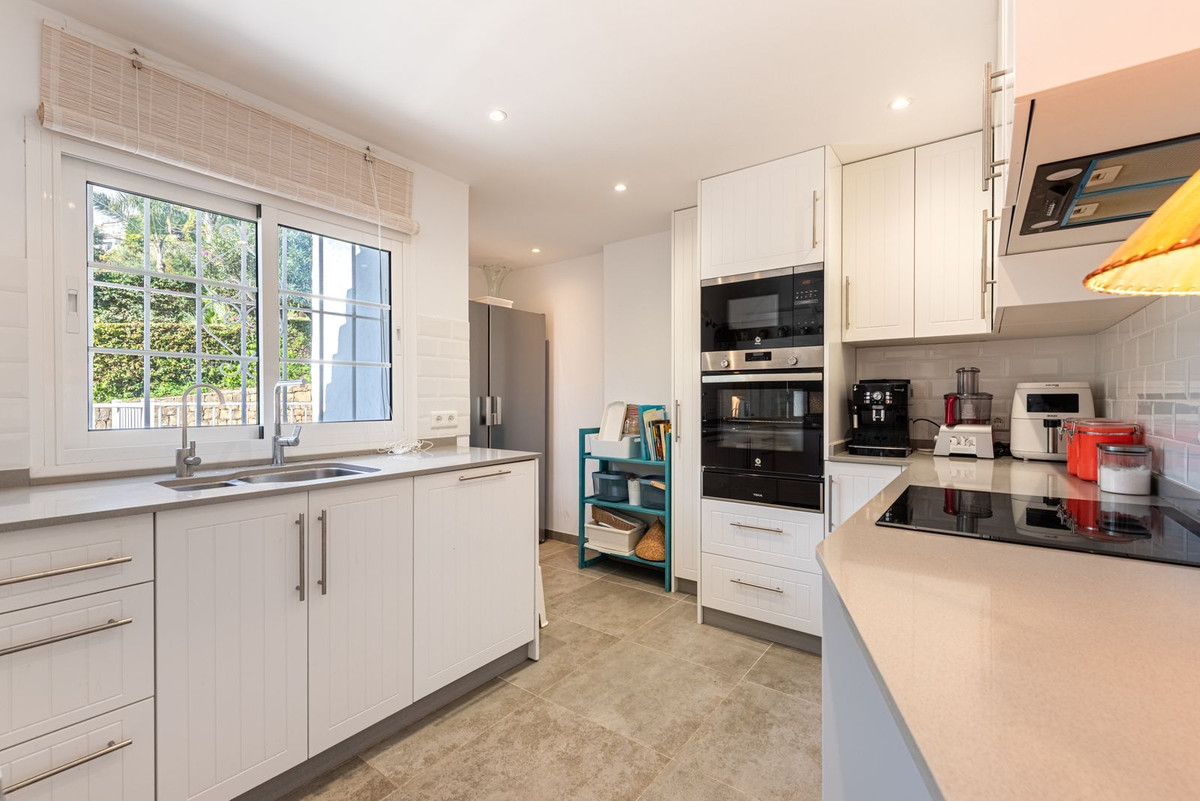 8ba9edb710b3a0a2d8e459d4c78fc208 - 11