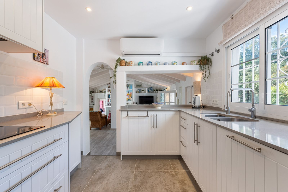 8ba9edb710b3a0a2d8e459d4c78fc208 - 12