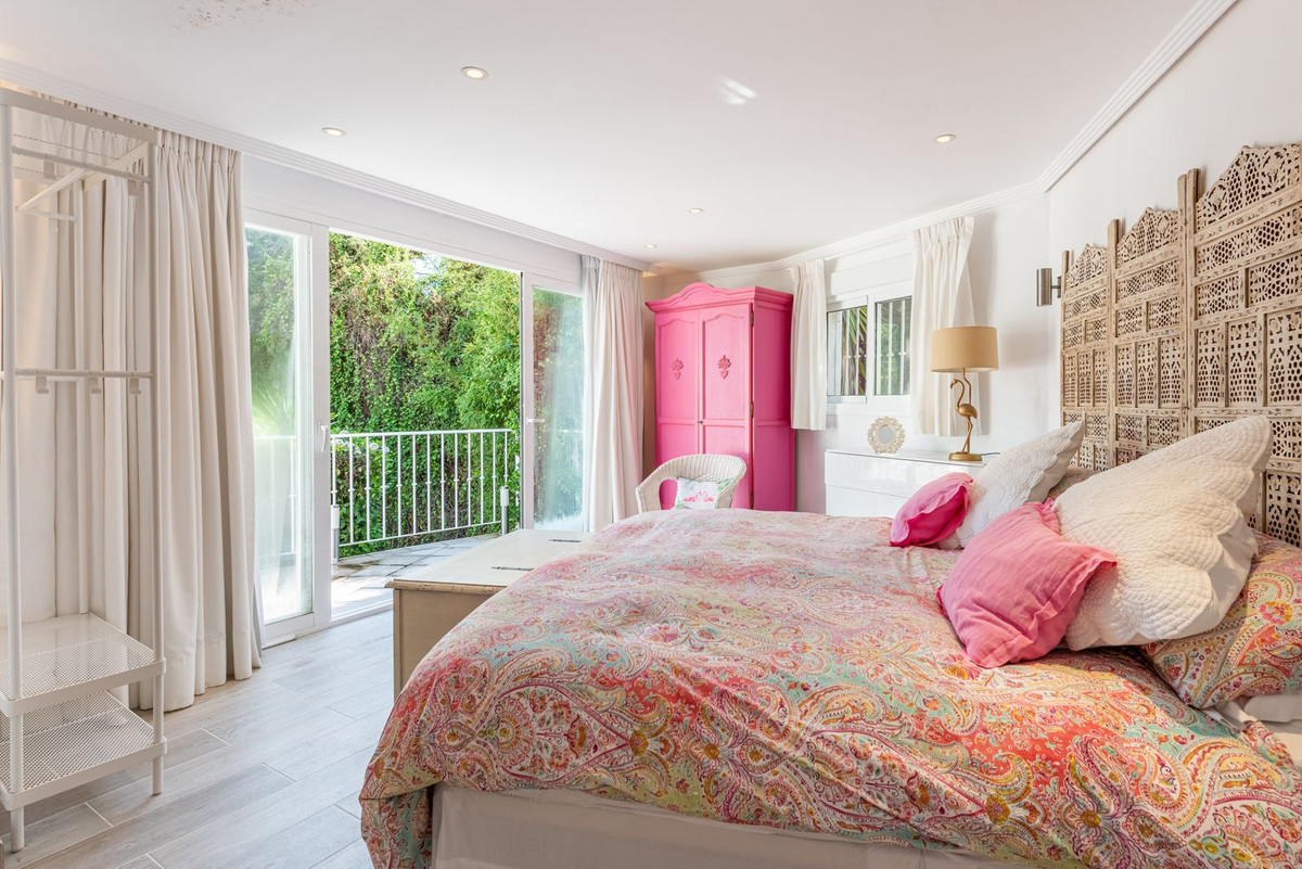 8ba9edb710b3a0a2d8e459d4c78fc208 - 15